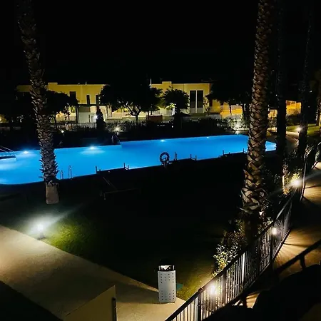 Casa Casu: Beachfront Apartment with Sea Views and Dual Pools Estepona Exterior photo