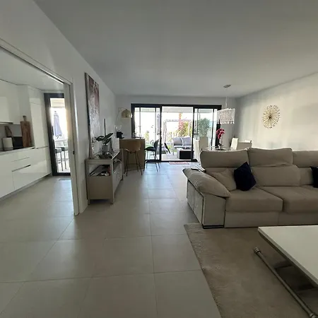 Casa Casu: Beachfront Apartment with Sea Views and Dual Pools Estepona Exterior photo