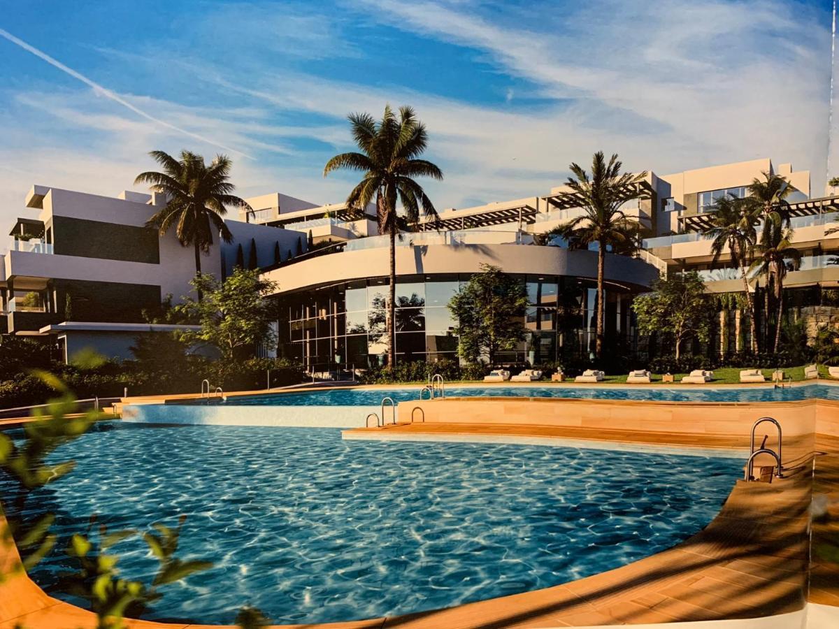 Appartamento Casa Casu New Stunning 3 Bed Raised Ground Floor & Huge Balcony With Sea Pool & Mountain View Indoor & Outdoor Swimming Pools & Gym Walking Distance To Port Traveller Award 2023 Estepona