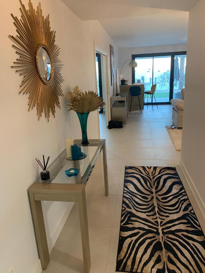 Appartamento Casa Casu New Stunning 3 Bed Raised Ground Floor & Huge Balcony With Sea Pool & Mountain View Indoor & Outdoor Swimming Pools & Gym Walking Distance To Port Traveller Award 2023 Estepona
