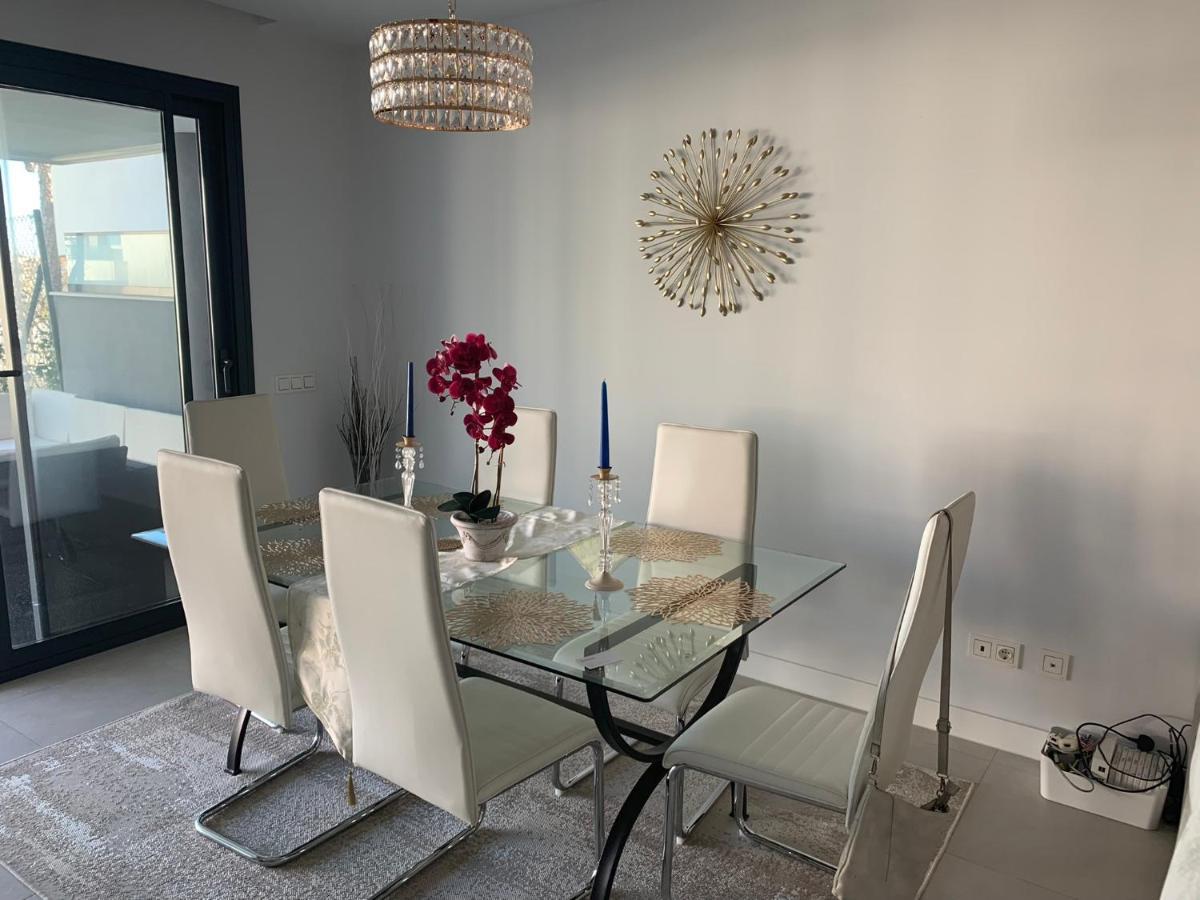 Appartamento Casa Casu New Stunning 3 Bed Raised Ground Floor & Huge Balcony With Sea Pool & Mountain View Indoor & Outdoor Swimming Pools & Gym Walking Distance To Port Traveller Award 2023 *