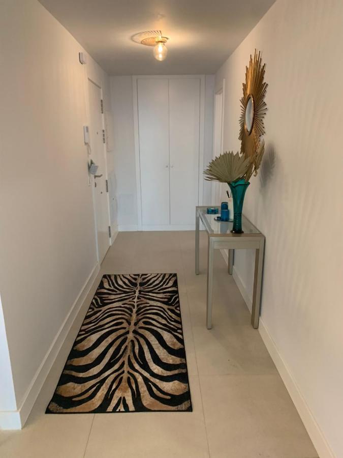 Appartamento Casa Casu New Stunning 3 Bed Raised Ground Floor & Huge Balcony With Sea Pool & Mountain View Indoor & Outdoor Swimming Pools & Gym Walking Distance To Port Traveller Award 2023 Estepona