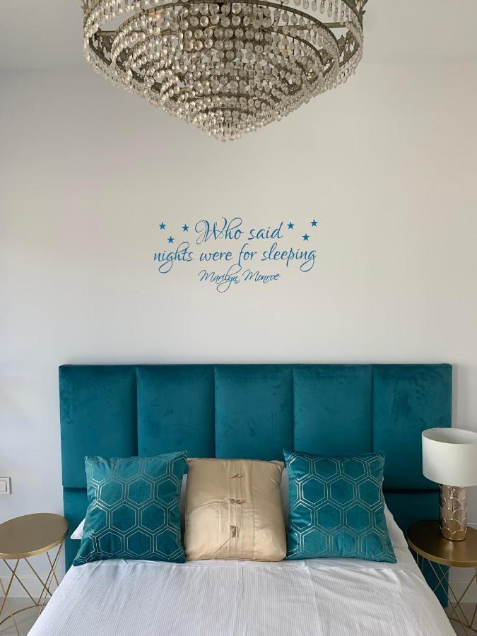 Appartamento Casa Casu New Stunning 3 Bed Raised Ground Floor & Huge Balcony With Sea Pool & Mountain View Indoor & Outdoor Swimming Pools & Gym Walking Distance To Port Traveller Award 2023