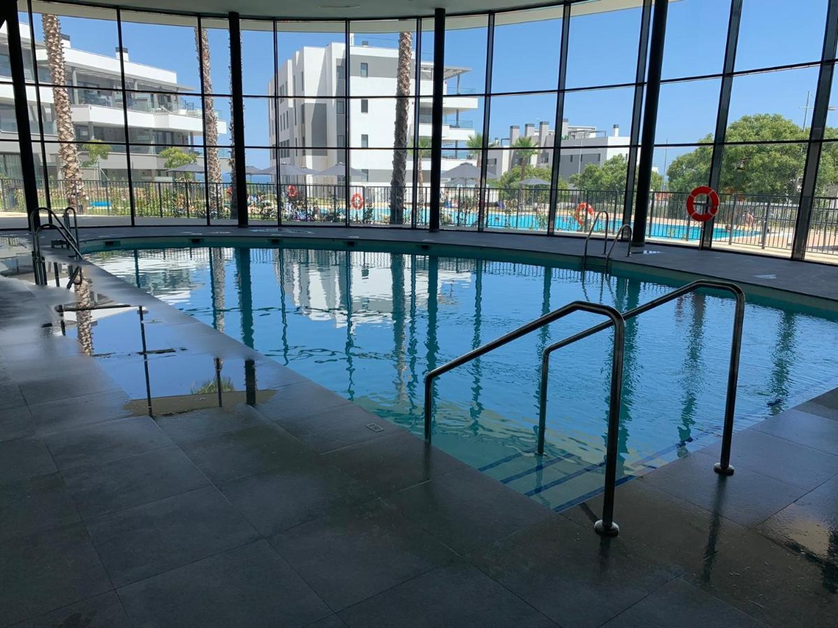 Appartamento Casa Casu New Stunning 3 Bed Raised Ground Floor & Huge Balcony With Sea Pool & Mountain View Indoor & Outdoor Swimming Pools & Gym Walking Distance To Port Traveller Award 2023 Estepona