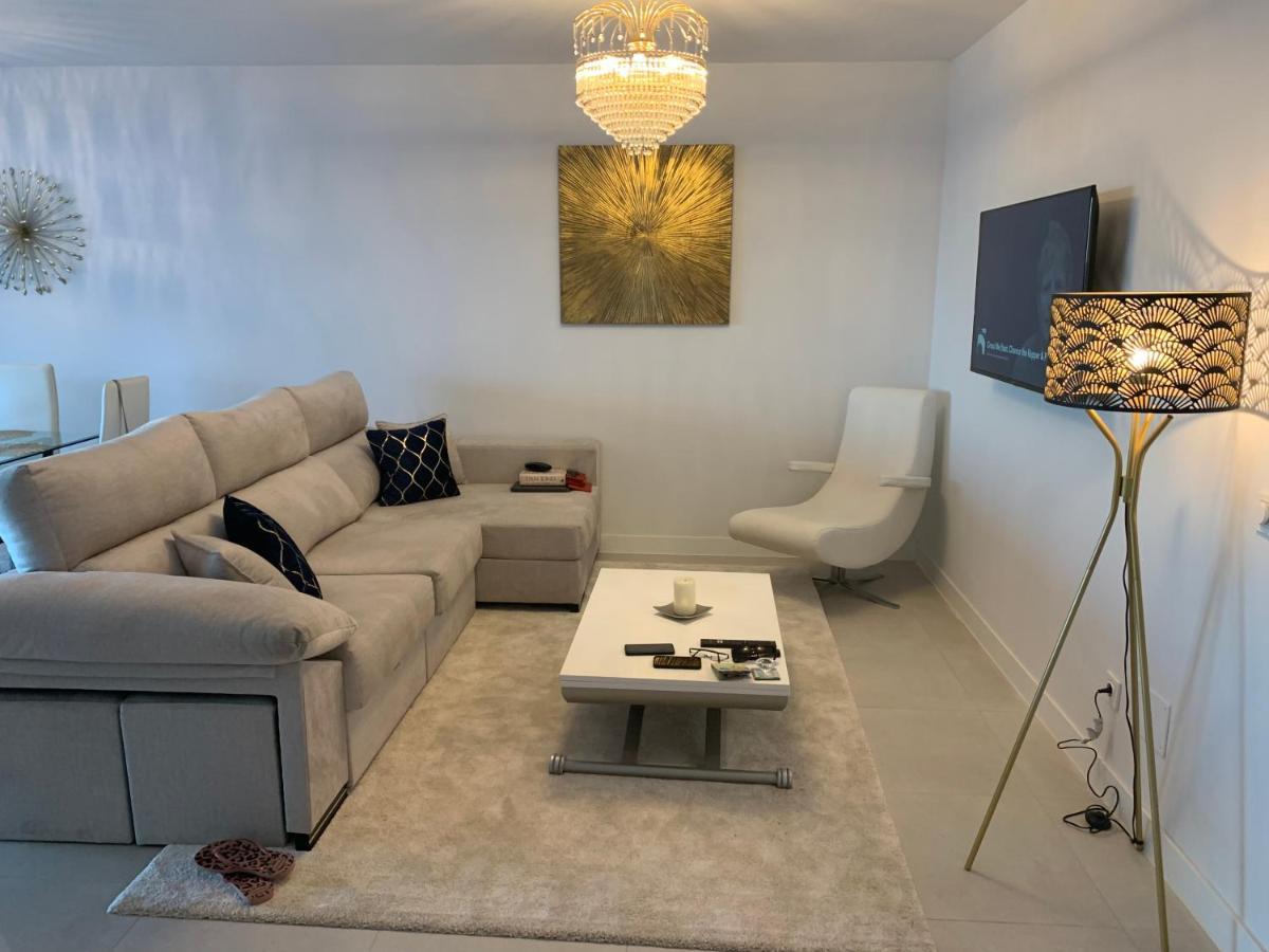 Casa Casu New Stunning 3 Bed Raised Ground Floor & Huge Balcony With Sea Pool & Mountain View Indoor & Outdoor Swimming Pools & Gym Walking Distance To Port Traveller Award 2023 Appartamento *