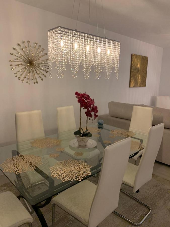 Casa Casu New Stunning 3 Bed Raised Ground Floor & Huge Balcony With Sea Pool & Mountain View Indoor & Outdoor Swimming Pools & Gym Walking Distance To Port Traveller Award 2023 Appartamento *