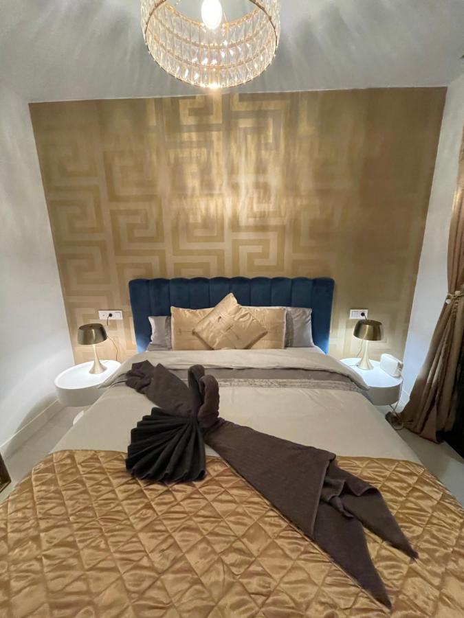 Appartamento Casa Casu New Stunning 3 Bed Raised Ground Floor & Huge Balcony With Sea Pool & Mountain View Indoor & Outdoor Swimming Pools & Gym Walking Distance To Port Traveller Award 2023 *