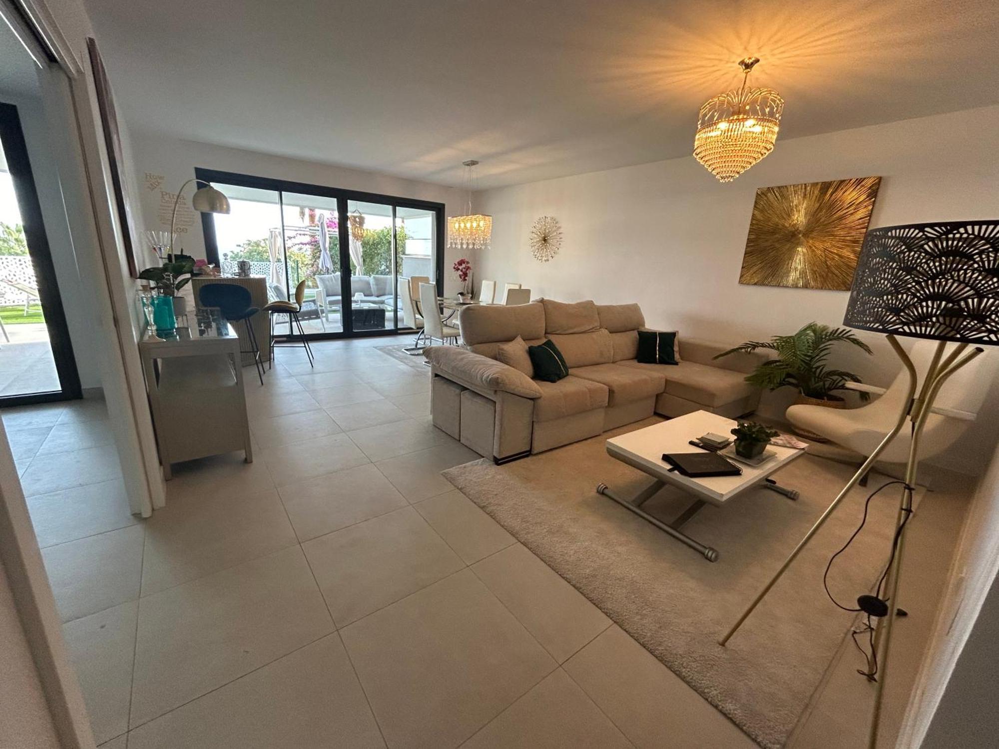 Appartamento Casa Casu New Stunning 3 Bed Raised Ground Floor & Huge Balcony With Sea Pool & Mountain View Indoor & Outdoor Swimming Pools & Gym Walking Distance To Port Traveller Award 2023